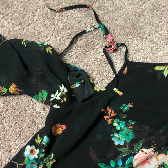 Open shoulder blouse - Picture 3 of 3